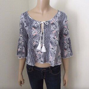 NEW Hollister Printed Cropped Peasant Top Size Medium Blouse 3/4 Sleeves